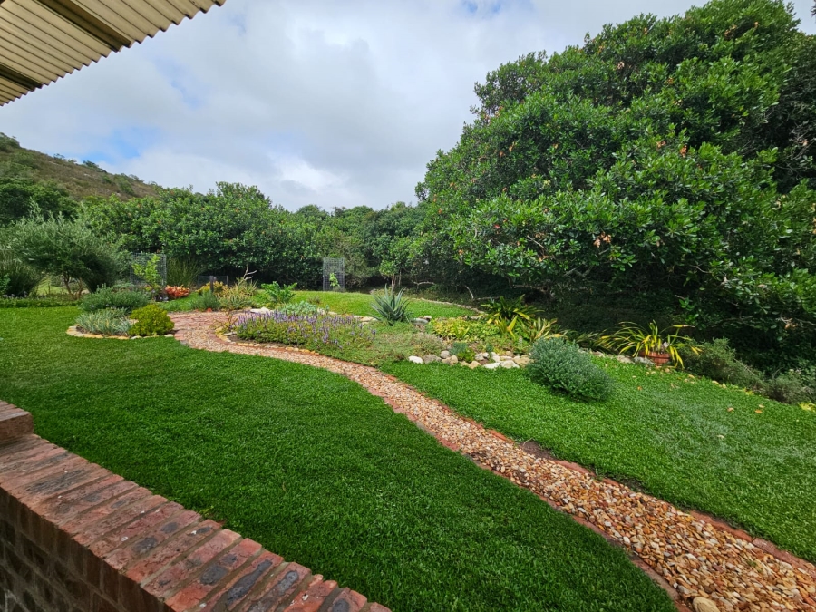 2 Bedroom Property for Sale in Stilbaai Wes Western Cape